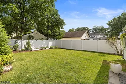 241 Hawthorne St, Scotch Plains Township, NJ 07076 - Photo 22