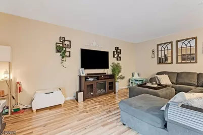 9 Ferndale Ln, Hardyston Township, NJ 07419 - Photo 4