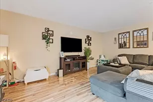 9 Ferndale la, Hardyston Township, NJ 07419 - Photo 4