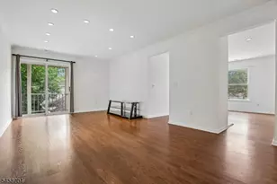 44 Jamestown Rd, Bernards Township, NJ 07920 - Photo 4