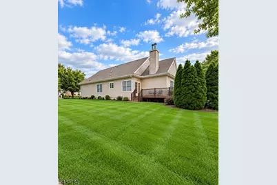 31 Falcon Way, Washington Township, NJ 07882 - Photo 4