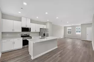 139 Essex Dr, Winslow Township, NJ 08081 - Photo 2