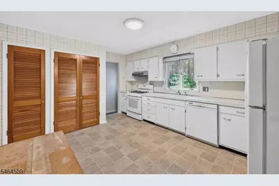 444 Vanderveer Rd, Bridgewater, NJ 08807 - Photo 10