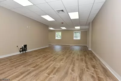 555 Goffle Rd, Ridgewood, NJ 07450 - Photo 4