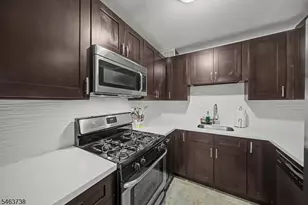 2000 Linwood Ave, Fort Lee, NJ 07024 - Photo 8