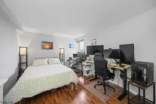 2000 Linwood Ave, Fort Lee, NJ 07024 - Photo 12