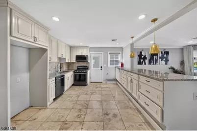 2837 Wickersham Ave, Linden, NJ 07036 - Photo 8