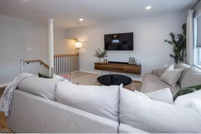 301 N 16th St, Kenilworth, NJ 07033 - Photo 8