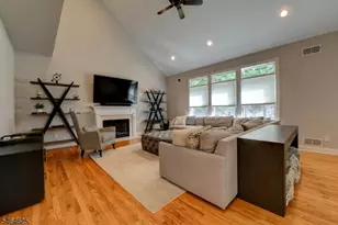 26 Liberty Ct, Fairfield, NJ 07004 - Photo 12