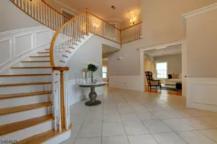 26 Liberty Ct, Fairfield, NJ 07004 - Photo 2