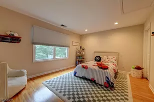 26 Liberty Ct, Fairfield, NJ 07004 - Photo 22