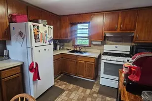 215 W 3rd Ave, Roselle, NJ 07203 - Photo 10