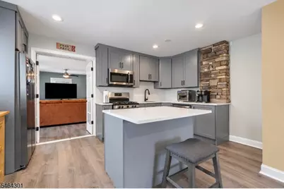 714 W Scott Ave, Rahway, NJ 07065 - Photo 6