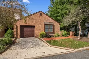 9 Betty Ct, Lebanon, NJ 08833 - Photo 4