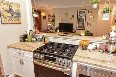 3221 Hilltop Rd, Mahwah Twp., NJ 07430 - Photo 12