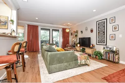 3221 Hilltop Rd, Mahwah Twp., NJ 07430 - Photo 10