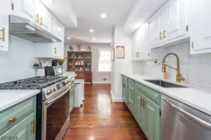 5 Murray Hill Square, New Providence, NJ 07974 - Photo 10