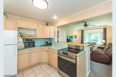 109 Chesapeake Ave, Parsippany, NJ 07034 - Photo 12