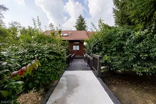 7 Sugar Loaf Ct, Vernon, NJ 07462 - Photo 1