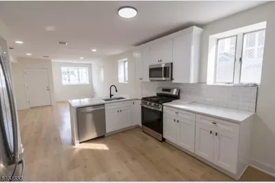 337 W Clay Ave #1, Roselle Park, NJ 07204 - Photo 4
