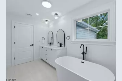 17 Blake Dr, Clark Township, NJ 07066 - Photo 32