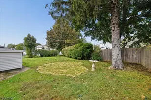29 Gregory Dr, Roxbury Township, NJ 07847 - Photo 4