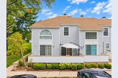 22 Borelle Sq, Sayreville, NJ 08859 - Photo 2