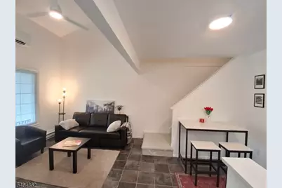 26 Larkspur Ct, Bedminster Township, NJ 07921 - Photo 10