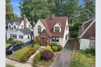 93 N Stoughton St, Bergenfield, NJ 07621 - Photo 2