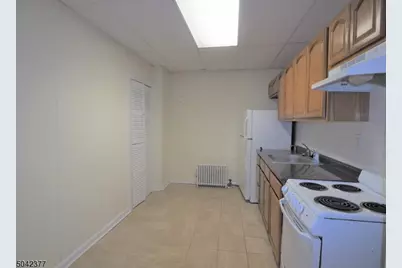 10 Waverly Pl #5, Madison, NJ 07940 - Photo 2