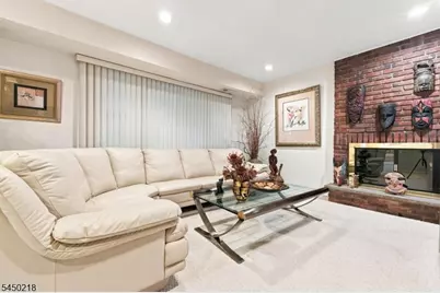 18 Druid Hill Dr, Parsippany, NJ 07054 - Photo 2