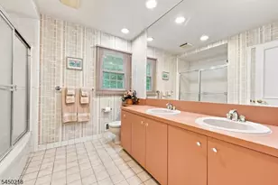 18 Druid Hill Dr, Parsippany, NJ 07054 - Photo 32