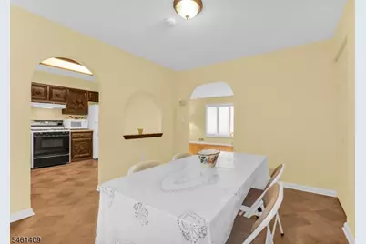 209 Cedar St, Cedar Grove, NJ 07009 - Photo 8