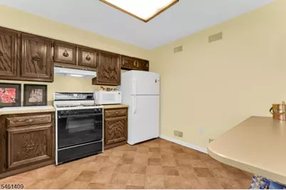 209 Cedar St, Cedar Grove, NJ 07009 - Photo 10