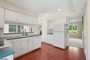 10 Village Dr, Bernards Township, NJ 07920 - Photo 14