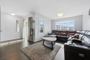 7 Harbor Front Ct, Elizabeth, NJ 07206 - Photo 4