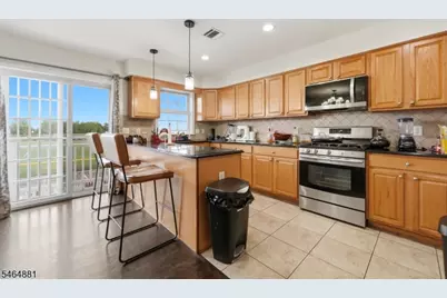7 Harbor Front Ct. Unit C7, Elizabeth, NJ 07206 - Photo 8