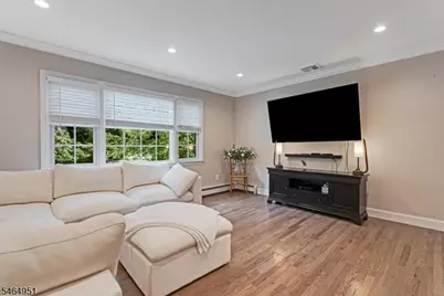 108 Valley View Trl, Sparta Township, NJ 07871 - Photo 6