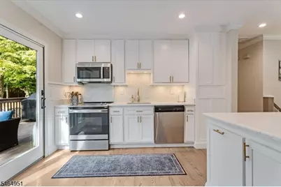 108 Valley View Trl, Sparta Township, NJ 07871 - Photo 10