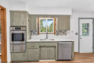25 Starview Dr, Hillsborough Township, NJ 08844 - Photo 14