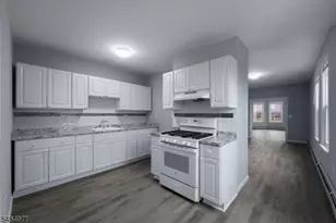 21 Franklin Ave, Harrison, NJ 07029 - Photo 2