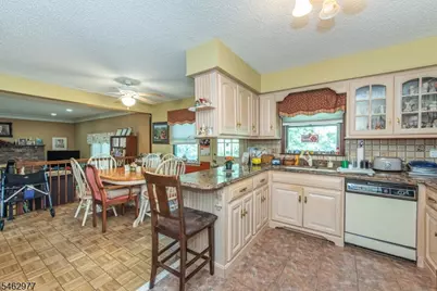 2 Rochambeau Rd, Pequannock Township, NJ 07444 - Photo 10