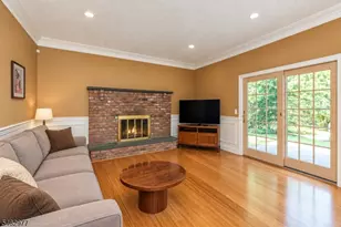 2 Rochambeau Rd, Pequannock Township, NJ 07444 - Photo 6