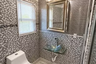 115 Crampton Ave, Woodbridge Township, NJ 07095 - Photo 10