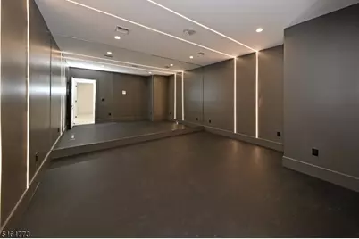 119 Arnot Pl, Paramus, NJ 07652 - Photo 26