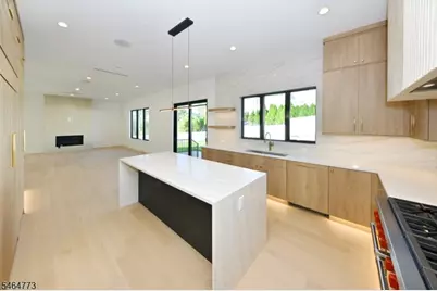 119 Arnot Pl, Paramus, NJ 07652 - Photo 20