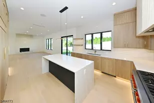 119 Arnot Pl, Paramus, NJ 07652 - Photo 20