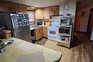 1310 E Henry St, Linden, NJ 07036 - Photo 16