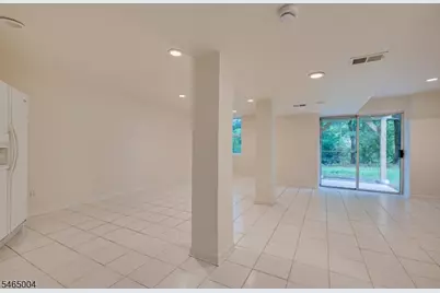 99 Castle Pointe Blvd, Piscataway Township, NJ 08854 - Photo 32