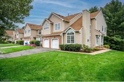 99 Castle Pointe Blvd, Piscataway Township, NJ 08854 - Photo 2
